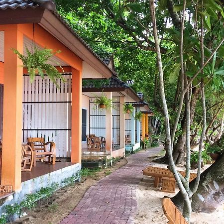 Paradise Beachfront Bungalows Hotel Kradan-sziget Kültér fotó